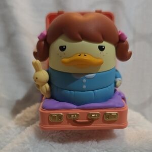 Duckoo Hotel Pop Mart Figurine - Suitcase